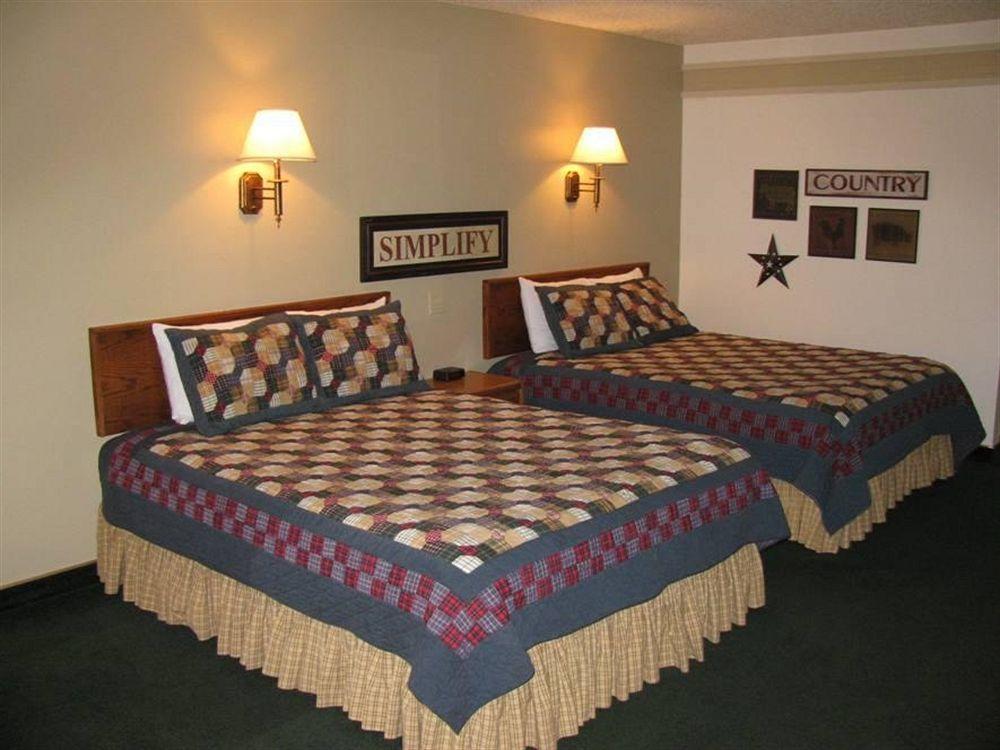 Covered Wagon Motel Lusk Wy Room photo