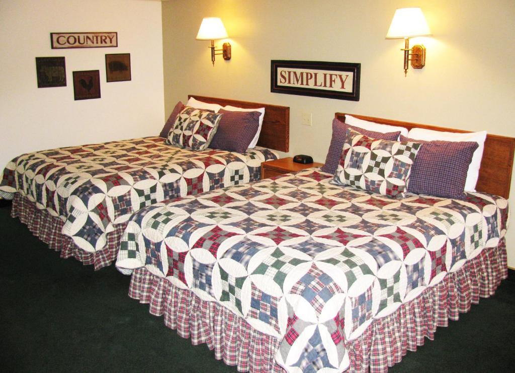 Covered Wagon Motel Lusk Wy Room photo