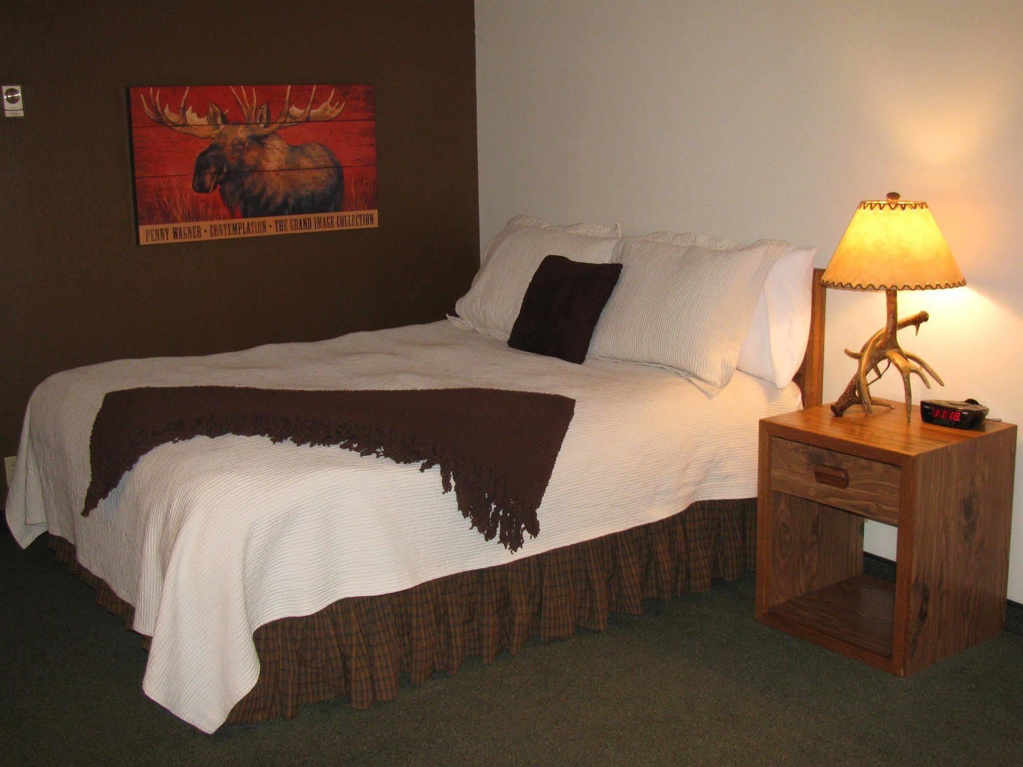 Covered Wagon Motel Lusk Wy Room photo